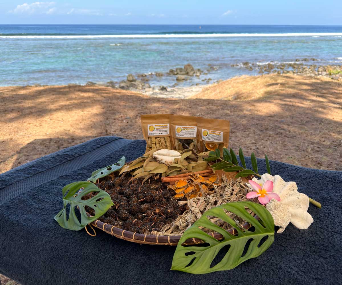 Fruits séchés du masseur nomade à l'ile de la Réunion sur la plage de Saint Leu et à l'étang salé les bains